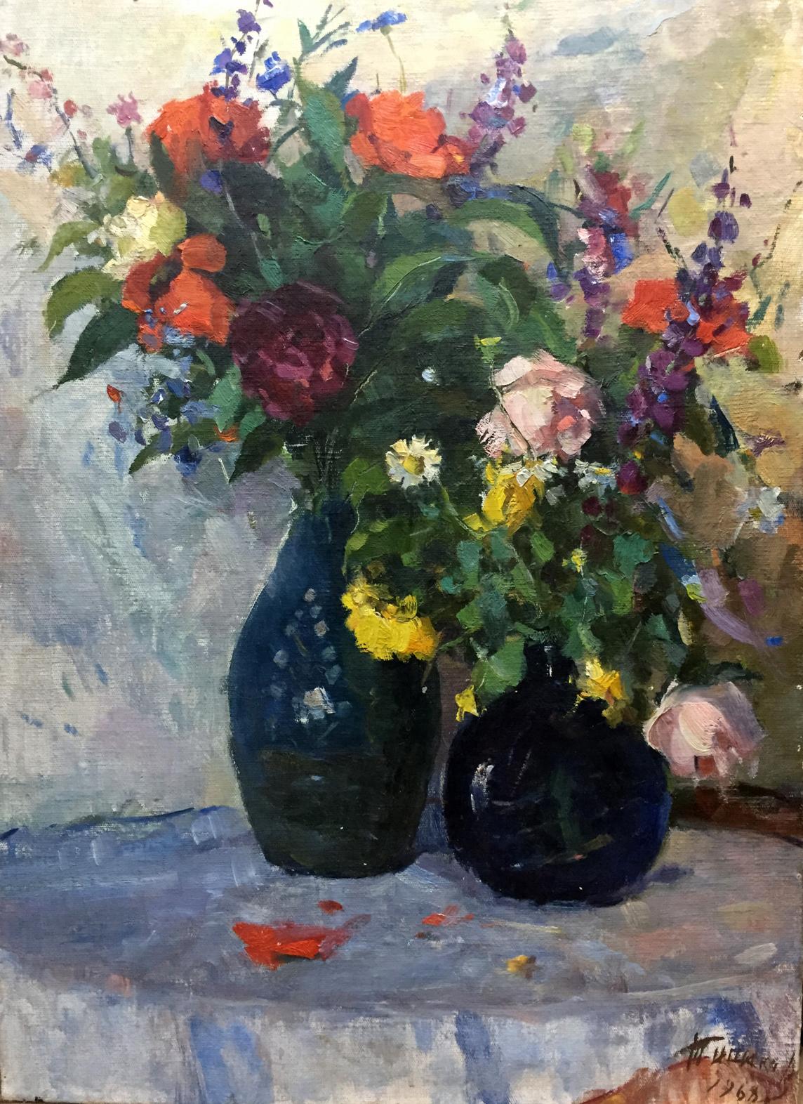 Oil painting by Leonid Alexandrovich Tishkov: vibrant bouquet in two dark blue vases